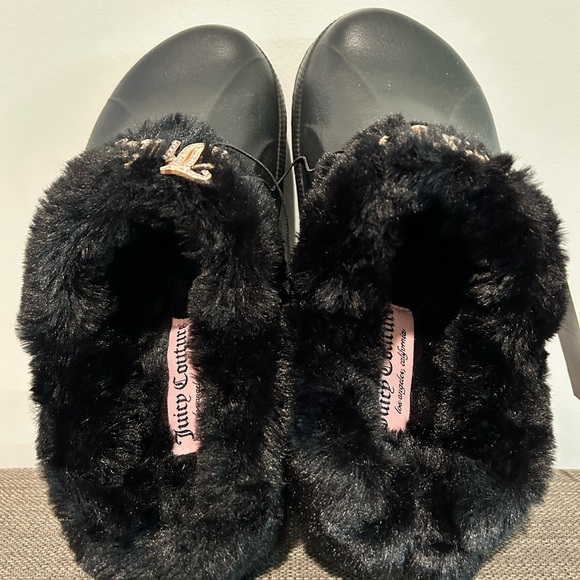Juicy Couture Black Slippers with Gold Logo - Picture 4 of 6